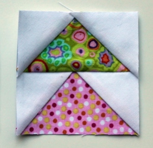 http://wombatquilts.com/2013/08/19/flying-geese-paper-piecing-monday-style/comment-page-1/#comment-6531
